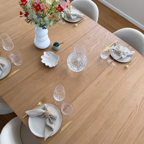 Lewis - Lamel ronde eettafel in eikenfineer met uittrekbaar blad 120/160/200 CM - 2 extra verlengbladen inbegrepen.