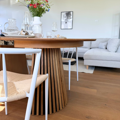 Lewis - Lamel ronde eettafel in eikenfineer met uittrekbaar blad 120/160/200 CM - 2 extra verlengbladen inbegrepen.