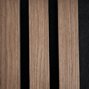 Monster van een premium akoestisch paneel in gerookt eikenfineer 150 x 120 mm