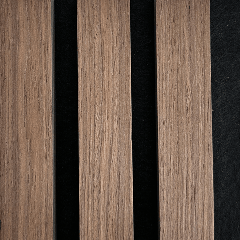 Monster van een premium akoestisch paneel in gerookt eikenfineer 150 x 120 mm
