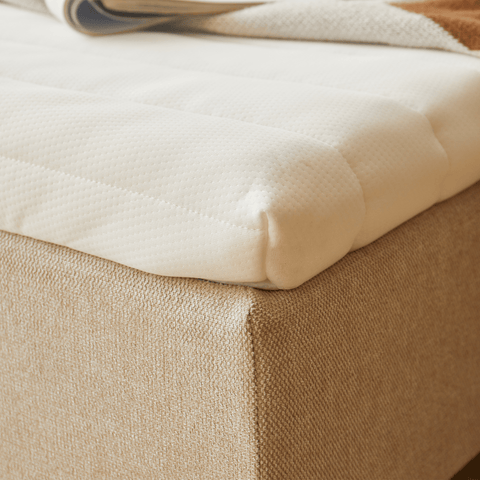 Premium boxspring in beige 140x200 cm met 7 cm topmatras van traagschuim excl. poten