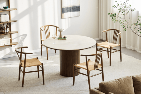 Enzo ronde eettafel met beige stenen blad en gerookt eiken lattenbodem Ø120 cm