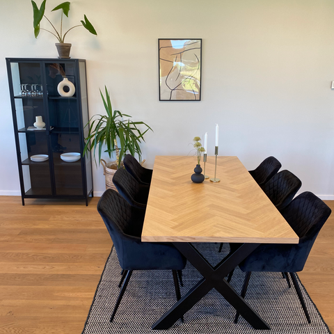 Carlo eetkamerstoel - Zwarte velours met armleuningen